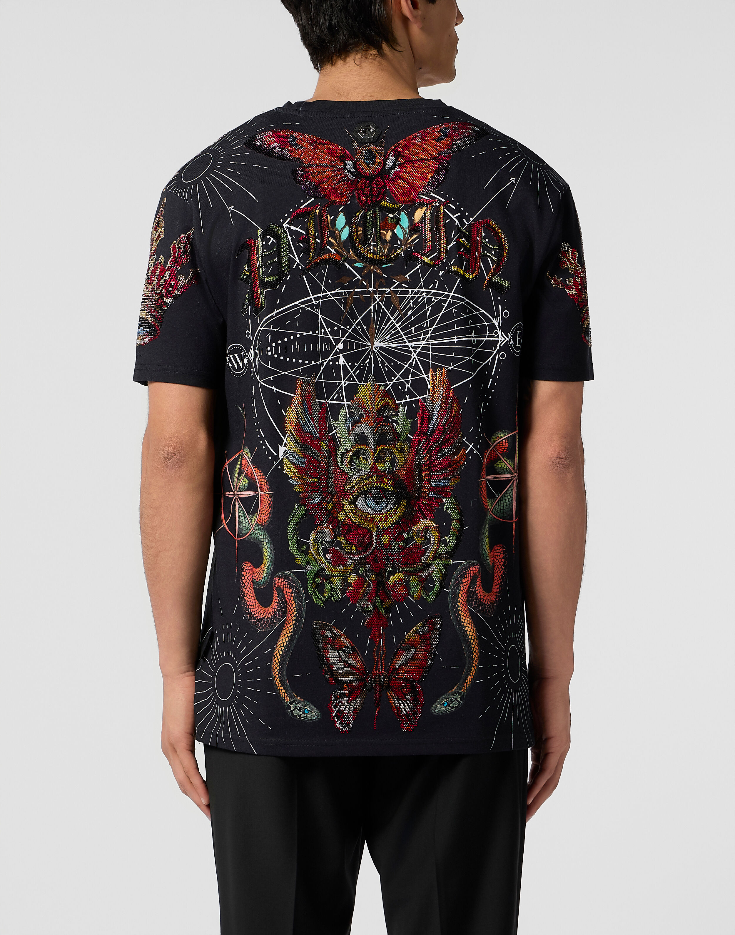Cirkelhals T-shirt med tatueringsstenar